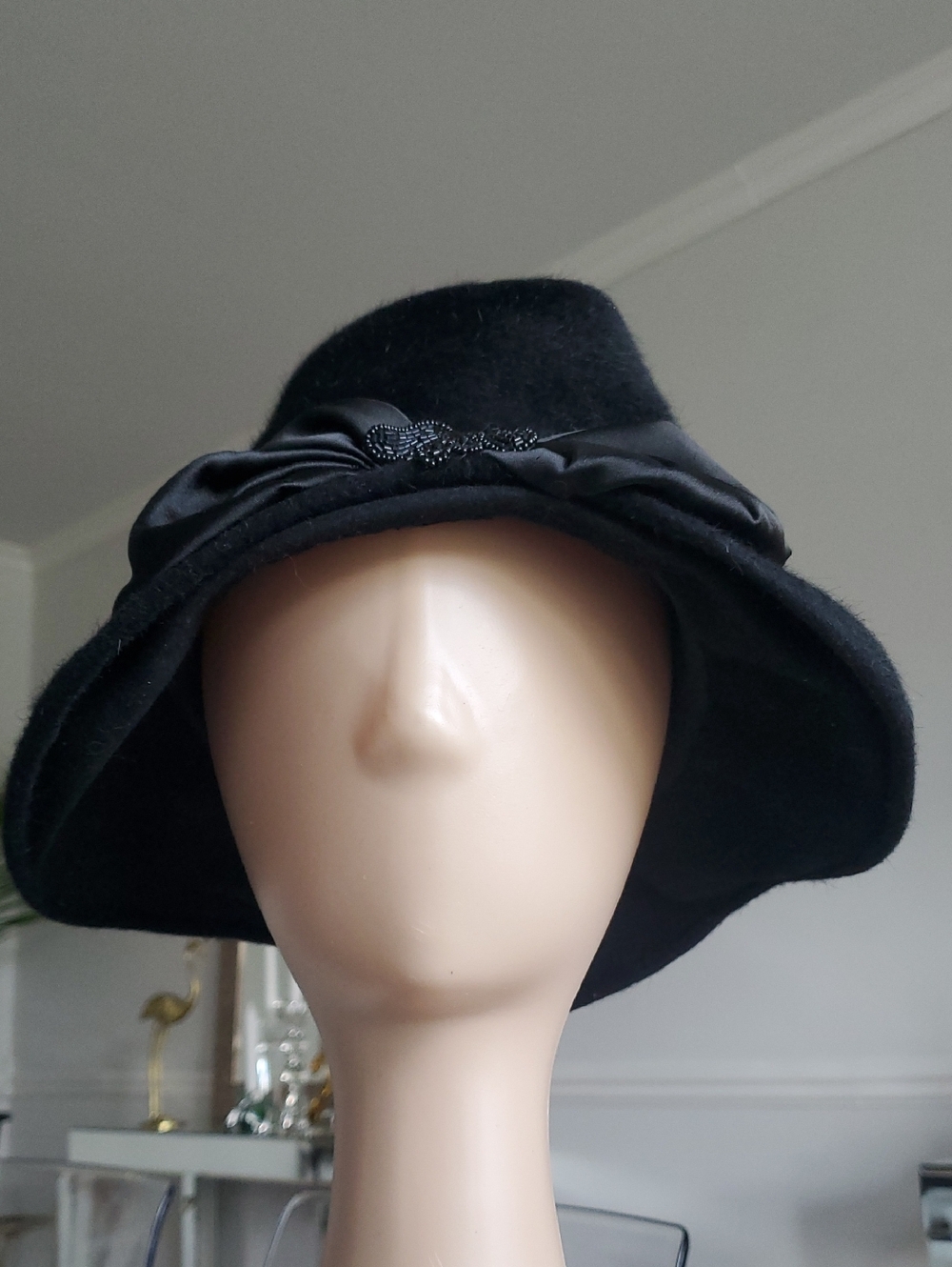 Vintage Morreton Made In France Fur Cloche Pinched Bucket Hat W/ Satin Bow Beads - Picture 7 of 14